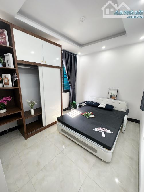 Cho Thuê CCMN 387 Vũ Tông Phan Thanh xuân 30m2 Studio Full Nội Thất Thang Máy Cửa Sổ Ô Tô