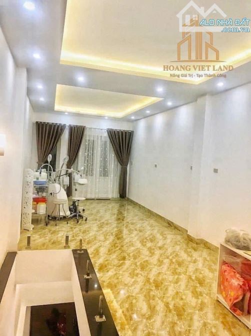 Bán nhà 3 tầng mặt tiền Hoàng Diệu. - Diện tích : 3,49x24m -  Pháp lý thổ cư : 100% -  Hướ - 1