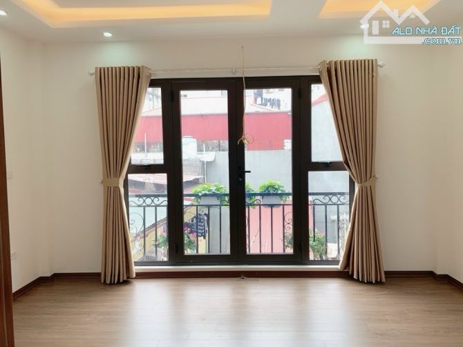 Bán nhà Trương Định - 42 m2 - 6 ngủ - nhà dòng tiền 25tr/ tháng - gần ô tô - chỉ 6 tỷ7 - 2