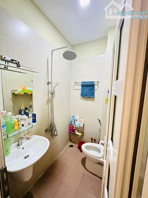 Bán nhà mặt tiền Bùi Quang Là P.12 Gò Vấp ngang 6M 5 tầng 5tỷ98