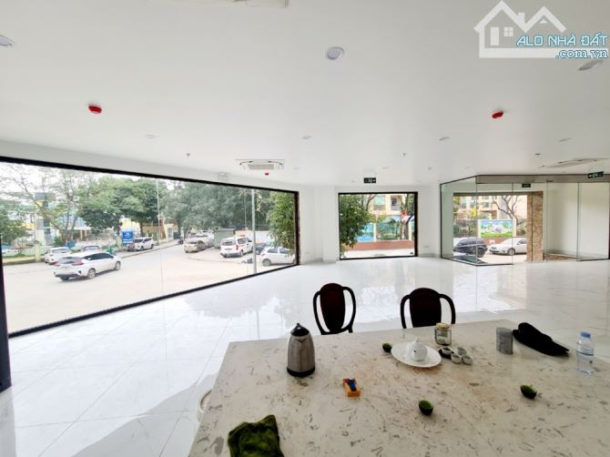 Bán gấp toà văn phòng Hà Đông lô góc  205m2 7 tầng 1 hầm - 2