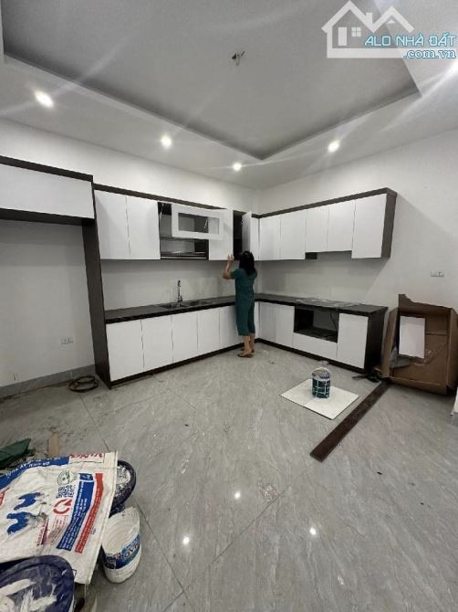 TÂY MỖ - HÀNG XÓM VIN - VIEW HỒ CÁT TRẮNG - NGÕ THÔNG - 20M RA Ô TÔ TRÁNH - SỔ PHÂN LÔ - 2