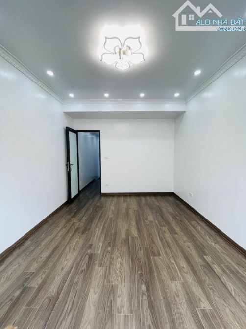 BÁN NHÀ CẦU GIẤY 40M2 NHÀ 5 TẦNG GIÁ 7.65 TỶ - 2