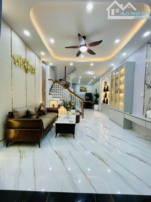 TUYỆT PHẨM Nguyễn Văn Khối - Công Viên Làng Hoa, Ô Tô Đậu Cửa - 4.2 x 13 - NHỈNH 5 Tỉ - 2
