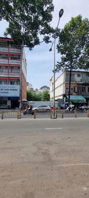 khuôn đất lớn tiện xây BUIDLING mặt tiền đường Lê Hồng Phong Q10-DT:12,5x38m giá 220 tỷ - 2