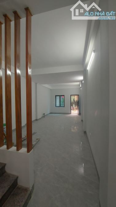 CHO THUÊ NHÀ NGUYÊN CĂN LIỀN KỀ 80m2 nhà ở CBNV bộ CA - Tân Triều - 2