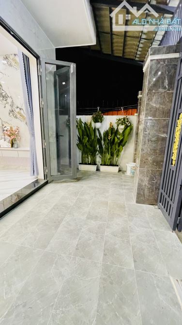 TUYỆT PHẨM Nguyễn Văn Khối - Công Viên Làng Hoa, Ô Tô Đậu Cửa - 4.2 x 13 - NHỈNH 5 Tỉ - 3