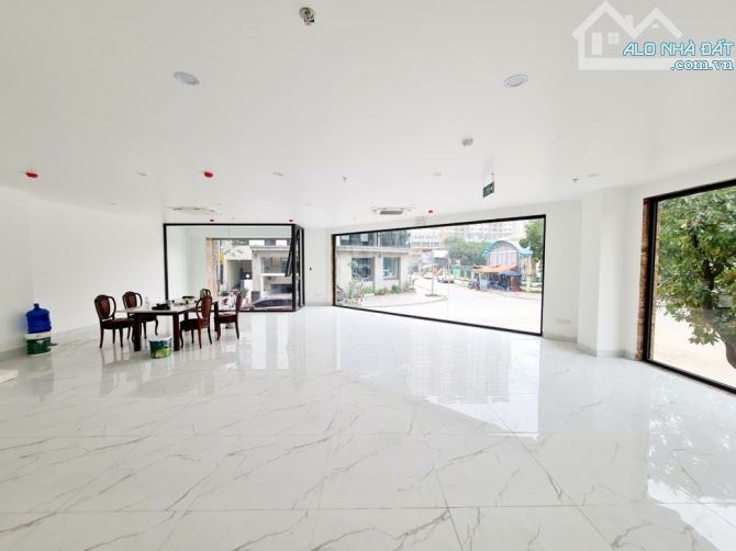 Bán gấp toà văn phòng Hà Đông lô góc  205m2 7 tầng 1 hầm - 4