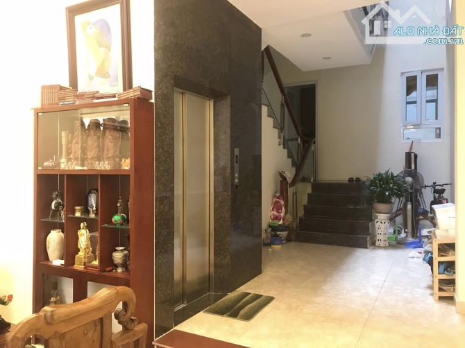 Bán nhà phân lô Hoàng Quốc Việt, ô tô vào nhà, thang máy, giếng trời, 110m2 nhỉnh 30 tỉ - 3