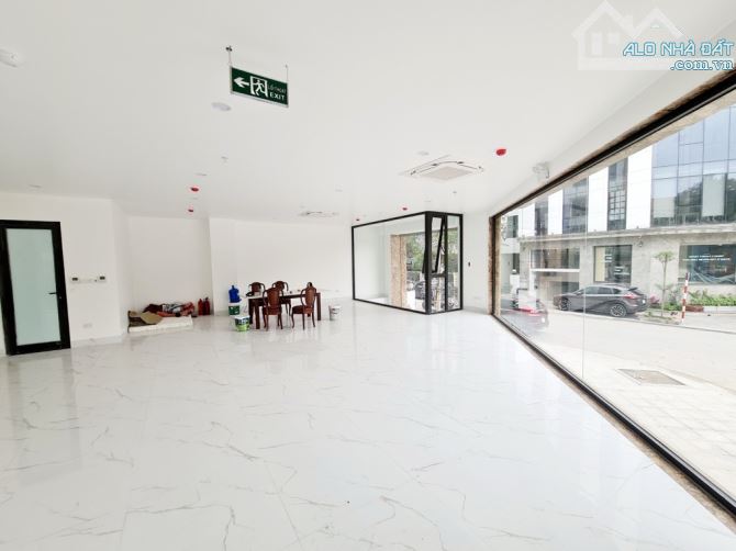 Bán gấp toà văn phòng Hà Đông lô góc  205m2 7 tầng 1 hầm - 5