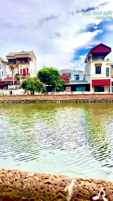 Đất đẹp view hồ, ô tô tránh đỗ trước cửa, 100m2 mặt tiền 5m sổ phân lô, chỉ 5 tỷ 2 - 5