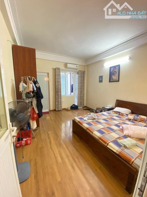 Bán nhà phân lô Hoàng Quốc Việt, ô tô vào nhà, thang máy, giếng trời, 110m2 nhỉnh 30 tỉ - 5