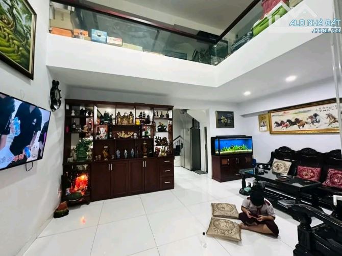 Bán nhà mặt tiền Bùi Quang Là P.12 Gò Vấp ngang 6M 5 tầng 5tỷ98 - 7