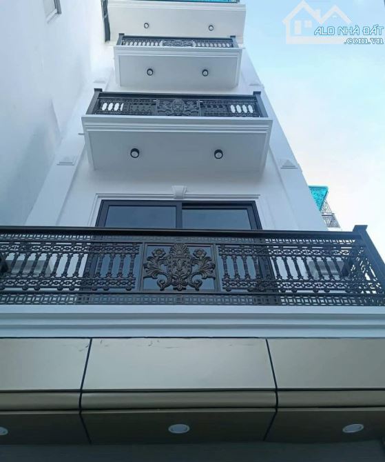 BÁN NHÀ TRẢ GÓP TẠI LAI XÁ KIM CHUNG DT 36M X 5 TẦNG GIÁ 4TY X,GẦN ĐƯỜNG Ô TÔ,GA TÀU NHỔN