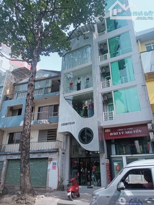 MT Trần Quang Khải, P. Tân định, Q.1 - DT: 40m2 (4x11) - 4 lầu  - DTSD: 228m2 - 25,9 Tỷ