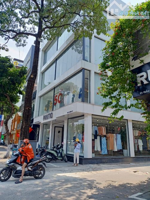 Bán nhà  199 Trần Quốc Hoàn , Cổng Trường Sư Phạm Cầu Giấy 44m2, kinh doanh , 13 tỷ