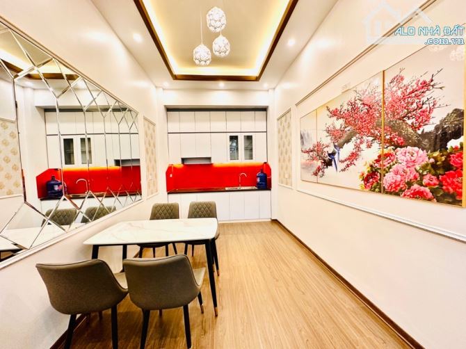 Bán nhà phường Việt Hưng- Long Biên. DT 70m2, nhà 5 tầng, ô tô vào nhà Giá bán 8.7 tỷ - 1