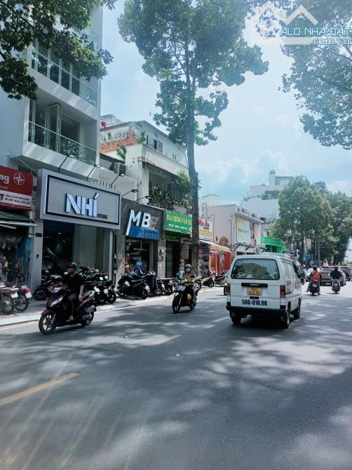 MT Trần Quang Khải, P. Tân định, Q.1 - DT: 40m2 (4x11) - 4 lầu  - DTSD: 228m2 - 25,9 Tỷ - 1