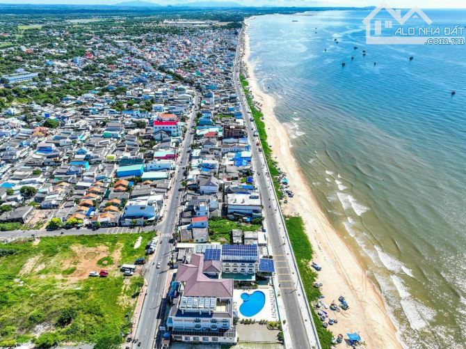 Nhà đẹp đường Nguyễn Huệ , 246m2, ngang 6m, có 100m2 thổ cư, cách Biển Phước Hải 10p chạy - 2