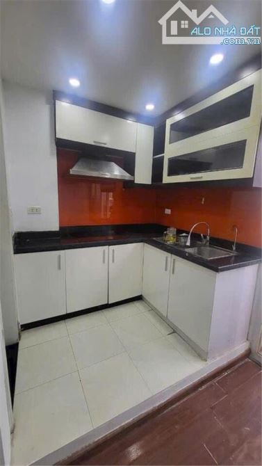 Bán chung cư gần ngã Khuất Duy Tiến, thanh xuân , Hà Nội, DT 80m2 với 2 ngủ, giá nhỉnh 3 - 4