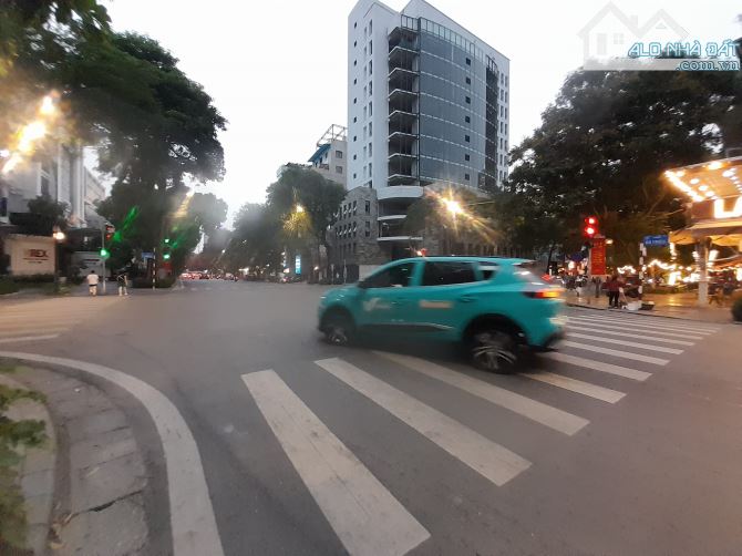 Bán tòa Văn Phòng Đẳng Cấp Mặt Phố Bà Triệu 272m2 * 11 TẦNG, Mt 9.05m, GIÁ 297 tỷ - 1