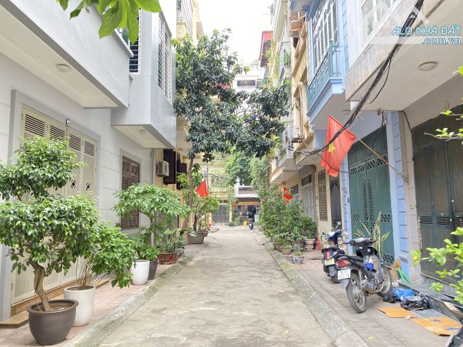 CỰC SỐC, BÁN NHÀ Ngõ 61 Phạm Tuấn Tài, ô tô vào nhà, 70m, 4 Tầng, 12.5 Tỷ. - 1