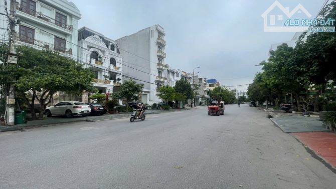 - 180m2 đất biệt thự đường 30m khu 193 Văn Cao - DTMB: Ngang 9.5 dài 18.95 - Hướng Tây Nam - 1