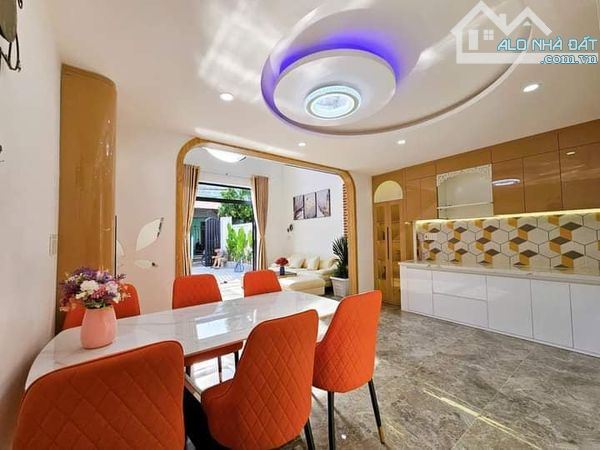 CẦN RA ĐI E XINH TƯƠI - DT 100M2 SÂN XE THOẢI MÁI KIỆT 740 TÔN ĐẢN - KHU VỰC DÂN CƯ ĐÔNG Đ - 6