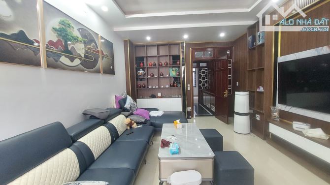 Bán nhà Văn Cao, Đằng Giang ,Ngô Quyền, 5 tầng, 60m2, 6,8 tỷ, có thang máy.