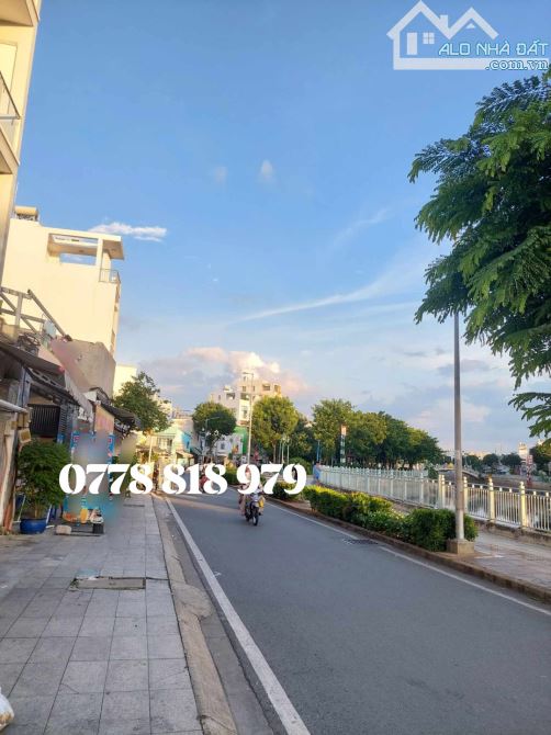 [Q6] chỉ 17.2 tỷ ngay TT Q6 145m² _ ngang 5.3m _ nở hậu _  mặt tiền đường nhựa 8m lề 3m_ B