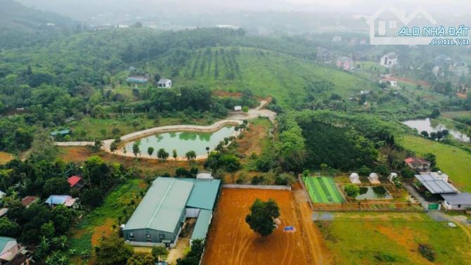 Cần bán lô đất đầu tư hay nghỉ dưỡng 1700m2 lô góc 3 mặt tiền xiêu víp view núi