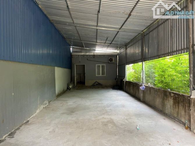 Cho thuê kho 100 m2 khu Long Thịnh có văn phòng 5 triệu - 1