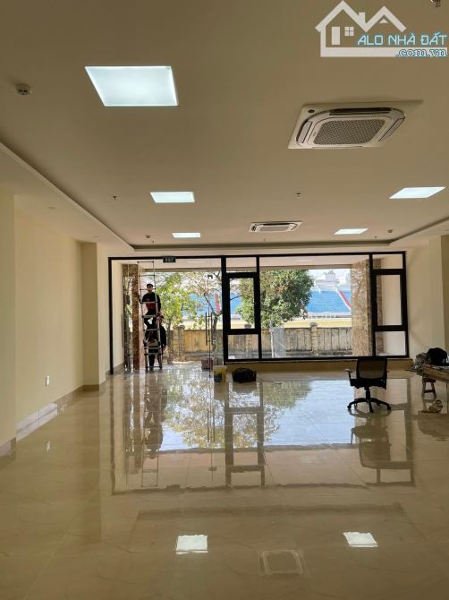 Nhà mặt phố Trần Vỹ - Cầu Giấy 130m2, 7 tầng, lô góc 3 mặt thoáng, giá chỉ 57 tỷ