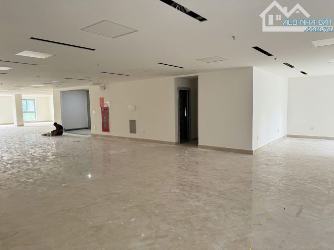 Quá Đẹp! Văn Phòng 120m2 Giá Chỉ 26 Triệu/Tháng Tại Kim Mã, Ba Đình - 1