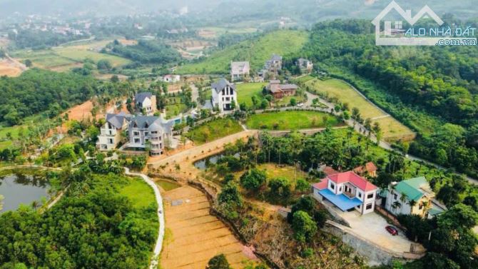 Cần bán lô đất đầu tư hay nghỉ dưỡng 1700m2 lô góc 3 mặt tiền xiêu víp view núi - 1