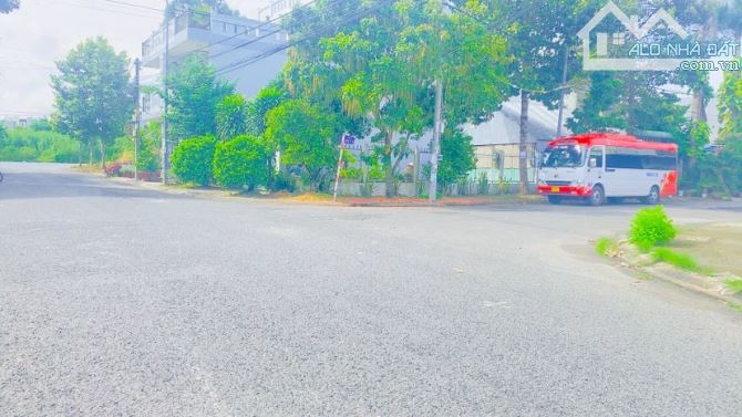 Cho thuê kho 100 m2 khu Long Thịnh có văn phòng 5 triệu - 12