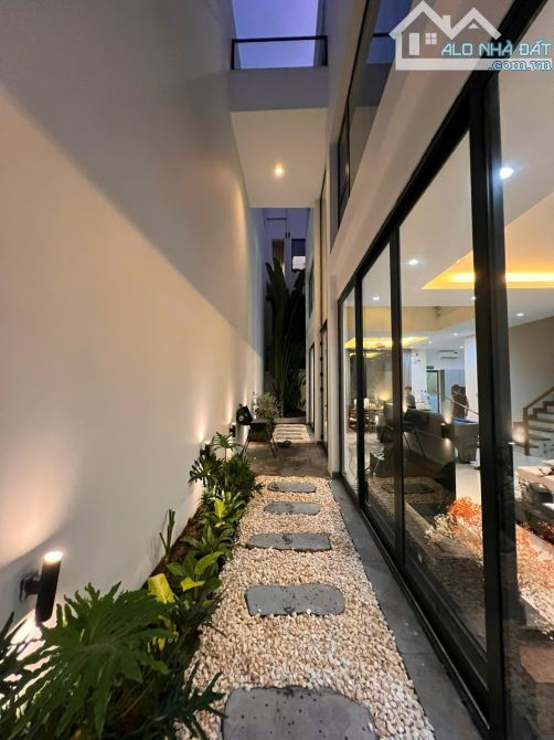 BÁN VILLAS BIỆT THỰ SIÊU SANG XỊN CÁCH BIỂN 700M, 200M2, 6PN CÓ HỒ BƠI NHỈNH 18 TỶ - 2