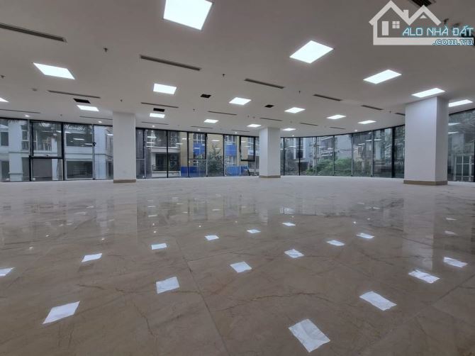 Bán Nhà Liễu Giai 190m2, MT 18m ô tô tránh gần phố chỉ 67 tỷ - 2