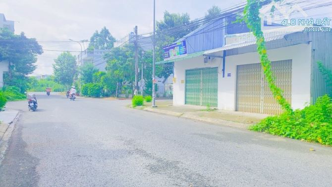 Cho thuê kho 100 m2 khu Long Thịnh có văn phòng 5 triệu - 7