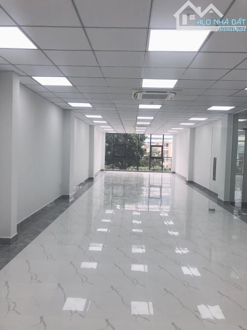 Văn Phòng Đ.Núi Thành, Tân Bình Giá Rẻ, 90m2- 100m2, Sàn Suốt Thoáng