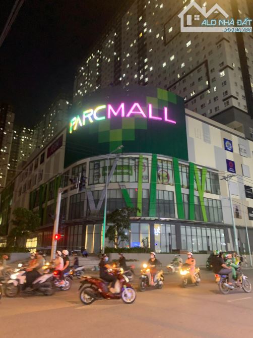 Bán Đất mặt tiền vị trí sầm uất ngay TTTM Parc Mall F.4 Quận 8