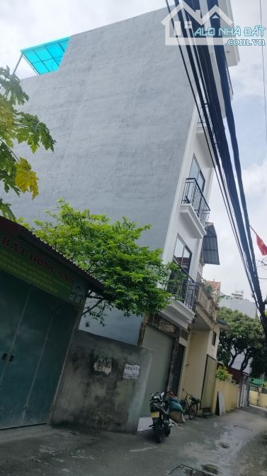 NHÀ ĐẸP LAI XÁ 4 CHỖ ĐỖ CỬA ,42M 4 TẦNG  MỚI ĐẸP GIÁ HƠN 6TỶ