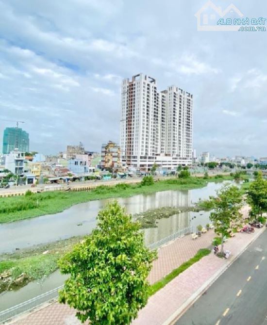 Bán nhà Bùi Huy Bích Mặt Tiền VIEW sông cự đẹp ( 4 * 15 ) 4 Tầng 4PN kinh doanh cực đẹp.