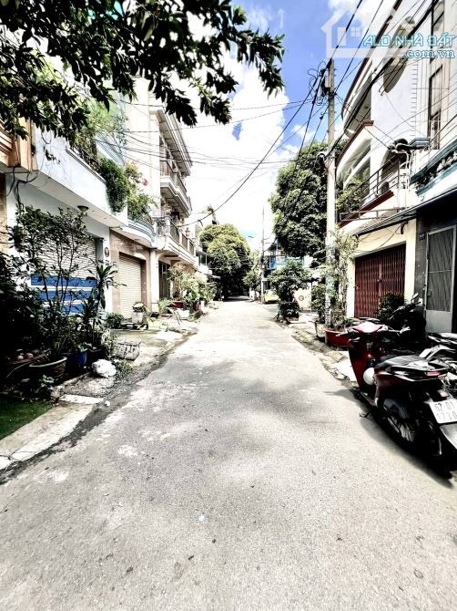 BÁN NHÀ TÂY THẠNH TÂN PHÚ-MŨI TÀU TRƯỜNG CHINH,CỘNG HÒA, HẺM 8M,4X20M, 4 TẦNG, 8.X TỶ