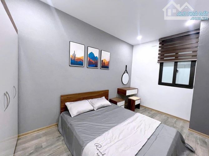 Cho Thuê CCMN 60 Khúc Thừa Dụ Cầu Giấy 30m2 Studio Gác Xép Full Nội Thất Thang Máy Cửa Sổ - 1