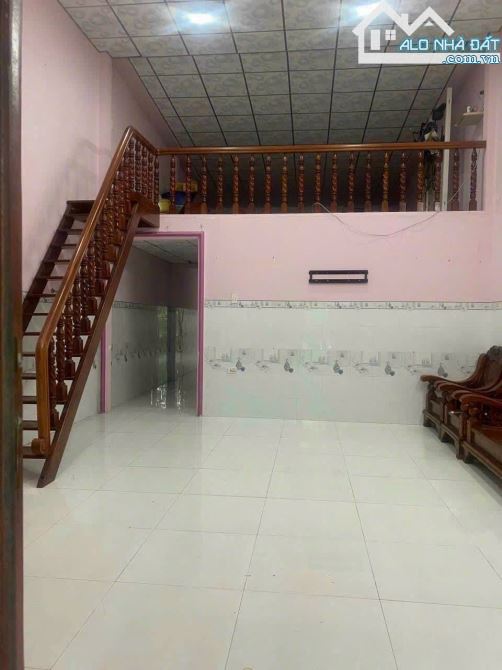 cần bán nhà, Giá 1 tỷ1 5x27 132m2 cách TT Bến Lức 500m nhà 2PN đường ô tô đi đc SHR - 1