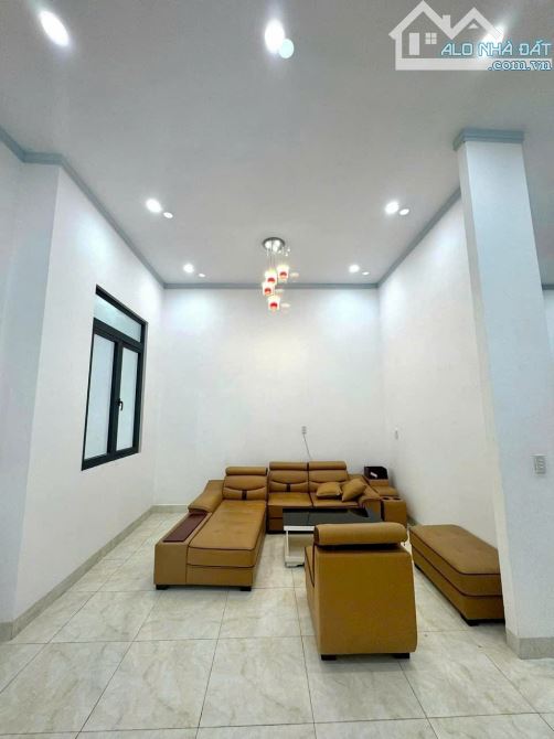 Bán Nhà cấp 4 DT 6 x 24.5, 3 tỷ 579tr khu dân cư Quân Đoàn 4 phường Tân phong - 2