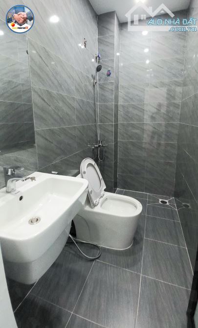 Bán nhà đẹp tại Chợ Hàng mới Dư Hàn Kênh, Lê Chân. 48m², 4 tầng, chỉ 3,05 tỷ - 5