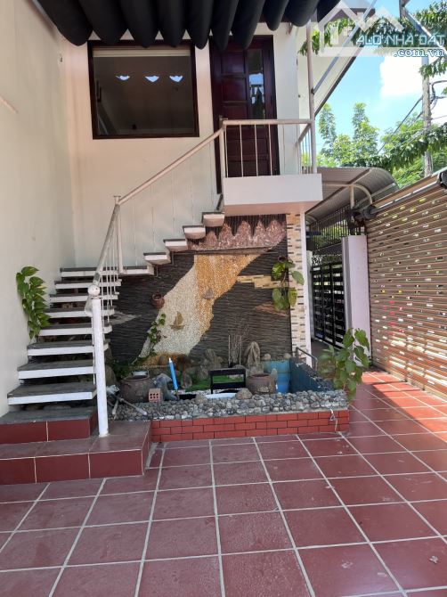 Bán nhà Lô góc đường Văn Tiến Dũng, Hòa Xuân Cẩm Lệ, DT 174m2, 3 Tầng, 10,5 tỷ.