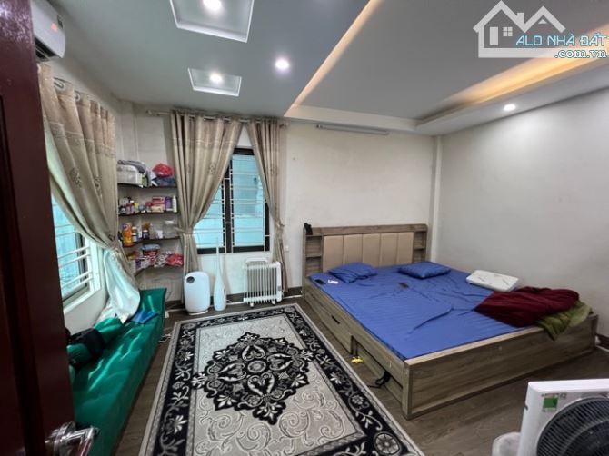 Bán nhà Ngô Gia Tự- Việt Hưng- Long Biên. DT 110m2. Nhà 3 tầng, cách ô tô 60m, giá 9.92 tỷ